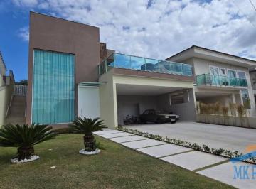 Casa · 300m² · 3 Quartos · 8 Vagas · Sobrado 300m² com 3 suítes no Condomínio Santa Maria.