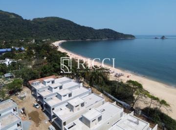 Foto 01 · Casa de Praia Pé na Areia em Condomínio Fechado no Toque-Toque Pequeno, São Sebastião-SP. 5 Quartos,