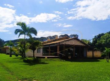 Casa · 280m² · 3 Quartos · 4 Vagas · Linda casa de campo á venda, em cond as margens da represa Jurumirim.