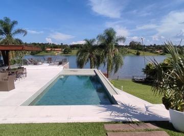 Casa · 350m² · 5 Quartos · 8 Vagas · Casa pé na água c/ 5 suítes na represa Jurumirim em Avaré.