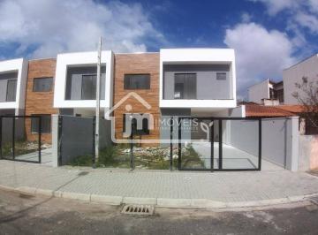 Casa · 121m² · 4 Quartos · 2 Vagas · Sobrado à venda no Centro de Campo Largo/PR.