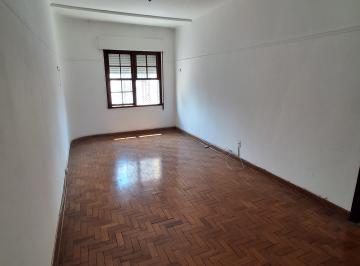Apartamento de 2 quartos, São Paulo · Amplo apartamento quase em frente ao sacolão da Lapa!