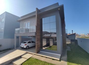 590813_i529zI1C5C3_59081366fc4ed8e2bb2.jpg · Casa à Venda 212m² | 3 Quartos | 1 Suíte com Closet | 2 Vagas | Village - Imbituba/SC