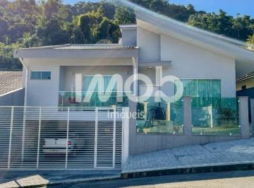 Casa · 389m² · 3 Quartos · 2 Vagas · CASA MOBILIADA COM 1 SUÍTE + 2 QUARTOS, CENTRO DE GUARAMIRIM