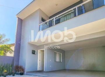 Casa · 181m² · 3 Quartos · 2 Vagas · CASA COM 3 SUÍTES, CENTRO
