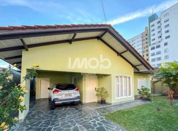 Casa · 406m² · 3 Quartos · 2 Vagas · Casa com 1 suíte + 2 quartos, Centro de Jaraguá do Sul