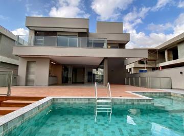 Casa · 357m² · 4 Quartos · 2 Vagas · Costa Laguna - Casa de Alto Padrão com 357m² e 4 suítes a venda por R$ 3.390.000 no condomínio Costa