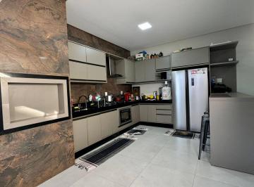 Casa · 132m² · 3 Quartos · 2 Vagas · Condomínio Palmeiras Garden, Tres Suites, Região do Coxipó