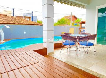 Casa · 122m² · 2 Quartos · Casa à venda Individual 2 quartos, a 5 minutos da praia do Campeche,  com piscina, 121m² - Campeche