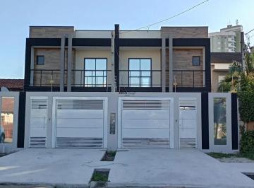 Casa · 150m² · 3 Quartos · 2 Vagas · Sobrado novo no Centro de São José dos Pinhais com 150m², 3 dormitórios ( sendo 3 suítes ) e 2 vagas