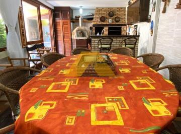 Casa · 202m² · 3 Quartos · 1 Vaga · Sobrado em Morrinhos, Garopaba/SC