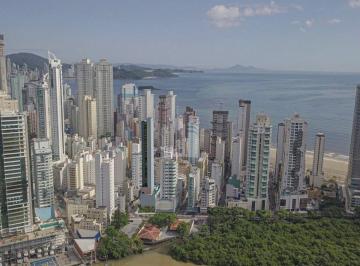 arquivo_000-1719336367575.jpeg · Apartamento no Edifício Magic Sun
