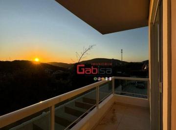 e57cc0bc652ade60409605de5faf92f453fb3fcd · Casa com 2 dormitórios à venda, 88 m² por R$ 340.000,00 - Cajueiro - Cabo Frio/RJ