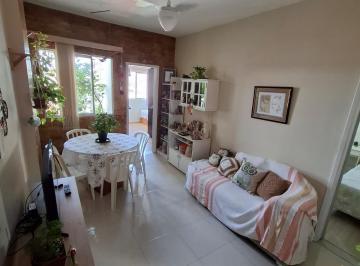 Sala · Belíssimo apartamento de 2/4 com suítes. 