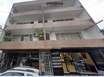 Apartamento · 100m² · 3 Quartos · 3 dormitórios amplo de frente no centro, sala 2 ambientes, sacada, 2 banheiros -