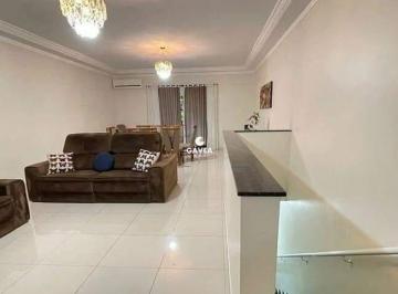 Casa · 210m² · 3 Quartos · 2 Vagas · Casa Sobreposta Alta no bairro do Campo Grande em Santos