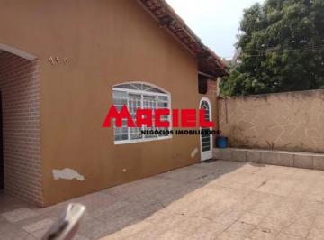 Casa · 127m² · 4 Quartos · 4 Vagas · CASA AMPLA COM QUINTAL BEM AREJADA, PRÓXIMO A MERCADO, FARMÁCIA, PADARIA E IGREJA.