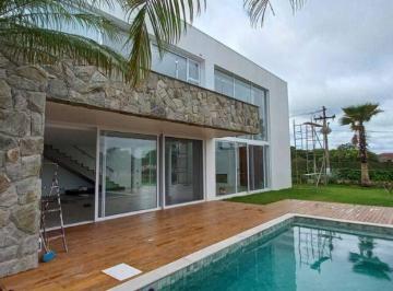 c095a91e866ec299e773086b83bee2aea1c28832 · Vendo casa nova no Ilhas Park de Eldorado, casa de quatro suítes e 470,00 m² de área construída