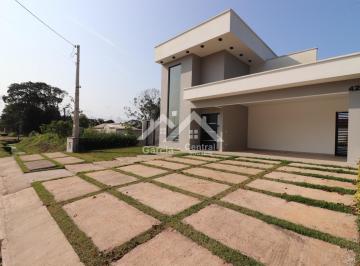 Foto 01 · Casa em condomínio em Peruíbe com 3 quartos sendo 2 suítes