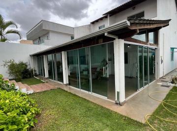 Casa de 5 quartos, Vicente Pires · Casa c/ 5 quartos, 2 suítes + 1 semi-suíte, Lote 500 m², Condomínio.
