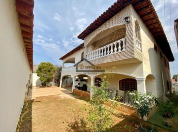 Casa de 4 quartos, Sobradinho · SOBRADO / FOGÃO A LENHA / BANHEIRA / JARDIM / SETOR DE MANSÕES