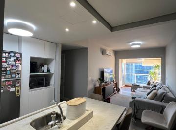 Foto 01 · Imperdível! Apartamento à venda em Petrópolis, Porto Alegre-RS: 1 quarto, 2 salas, 1 banheiro, 1 vag