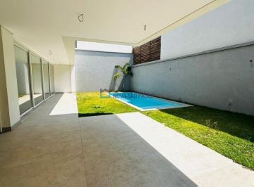 Casa · 450m² · 4 Quartos · 4 Vagas · Casa de Condomínio com 4 Quartos, suítes e 6 banheiros à Venda, 450 m²