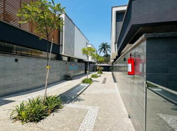 Casa · 450m² · 4 Quartos · 4 Vagas · Casa de Condomínio com 4 Quartos, suítes e 6 banheiros à Venda, 450 m²