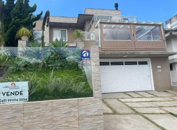 647519_i4zWQjLB39T6_64751968fa3cd6033e3.jpg · Casa com 4 suítes (+ 1 suíte operacional), 4 vagas  e 300 m² no Jardim Panorâmico em Garopaba SC