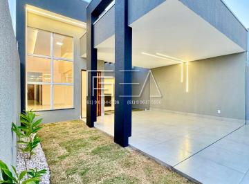Casa · 117m² · 3 Quartos · 2 Vagas · Linda Casa com 3 Quartos e 1 Suíte à Venda!