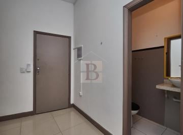 Foto 01 · Apartamento Comercial à Venda na Tijuca, RJ: 2 Salas, 1 Banheiro e 33m² de Área - Imperdível!