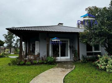 Item · Casa 3 dormitórios à venda no Passo de Torres.