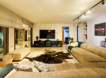 Casa · 727m² · 4 Quartos · 4 Vagas · "Casa Contemporânea na QI 09 do Lago Norte"