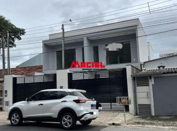 Casa · 185m² · 3 Quartos · 2 Vagas · SOBRADO NOVINHO COM PLACA SOLAR, PRÓXIMO AO SHOPPING ORIENTE