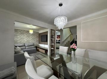 0920bae4a6333fa38dbb2a9f4b4f53166d2f8e86 · Sobrado com 3 dormitórios à venda, 75 m² por R$ 547.000,00 - Hauer - Curitiba/PR