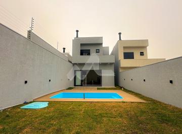 Casa · 200m² · 2 Vagas · Sobrado com 03 suítes, salas integradas, cozinha gourmet, piscina, garagem para 02 veículos.