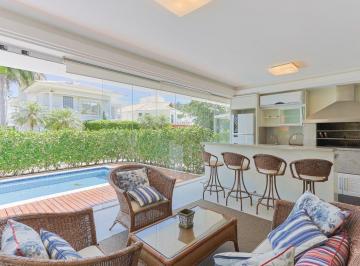 01 ÁREA GOURMET E PISCINA · Casa de 380m² com 3 quartos sendo 1 suíte em condomínio fechado no Cacupé