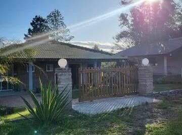 Casa · 1050m² · 3 Quartos · Lindo Imóvel de 1.050m² no Condomínio Rancho Alegre