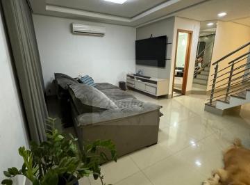 Foto 01 · Casa em Condomínio de Luxo em Cuiabá-MT - 3 Quartos, 1 Suíte, 3 Salas, 2 Banheiros, 2 Vagas de Garag