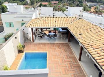 Casa · 400m² · 3 Quartos · 3 Vagas · Casa toda planejada com 3 quartos com suíte, sendo uma suíte máster, sala com dois ambientes, cozinh