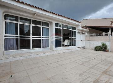 Casa · 165m² · 3 Quartos · 4 Vagas · QE 28 Guará II Conjunto D Casa Térrea 200m² 3 quartos 1 suíte 4 vagas
