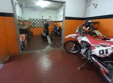 Comercial · 220m² · Oportunidade - Ponto Comercial - Jardim Satélite - 220m².