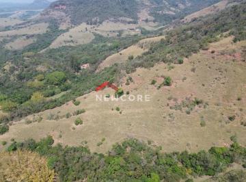Rural · 273000m² · 4 Quartos · Sítio em Centro - Centro - Bofete/SP