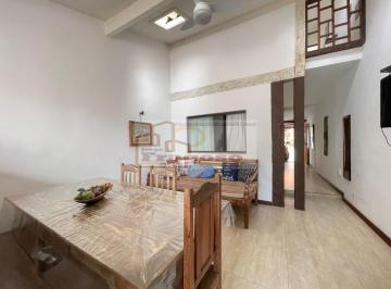 Foto 01 · Casa de Luxo em Condomínio à Venda em Armação dos Búzios-RJ: 3 Quartos, 3 Suítes, 4 Banheiros, 1 Vag