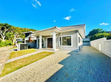 casa-de-condominio-com-3-quartos-a-venda-em-teresopolis-albuquerque1141181.jpeg · Casa de condomínio à venda em Teresópolis, Green Valley, com 3 quartos, 177,56m²