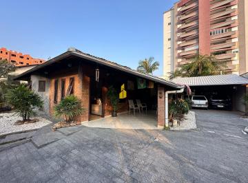 Casa · 236m² · 3 Quartos · 7 Vagas · Casa à venda no bairro Centro - Timbó/SC