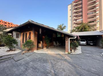 Casa · 236m² · 3 Quartos · 7 Vagas · Casa à venda no bairro Centro - Timbó/SC