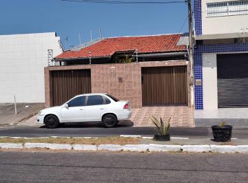 Casa de 3 quartos, Fortaleza · Linda Casa com três quartos sendo uma suíte e três vagas no Henrique Jorge.