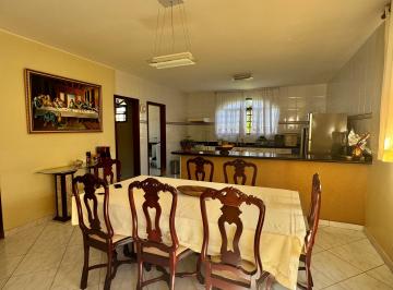 Casa de 5 quartos, Águas Claras · SHA CONJUNTO 6 , 5 QUARTOS SENDO 2 SUÍTES , LAZER , DCE , JARDIM