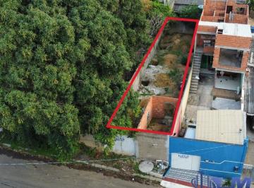 Foto 01 · OPORTUNIDADE DE INVESTIMENTO MEIO LOTE NO BAIRRO SANTA MÔNICA MEDINDO 150M² (6X25), MURADO.